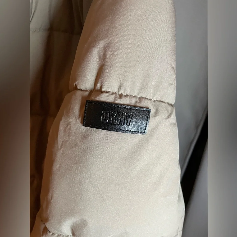 EUC DKNY XL Puffer jacket - Picture 6 of 7